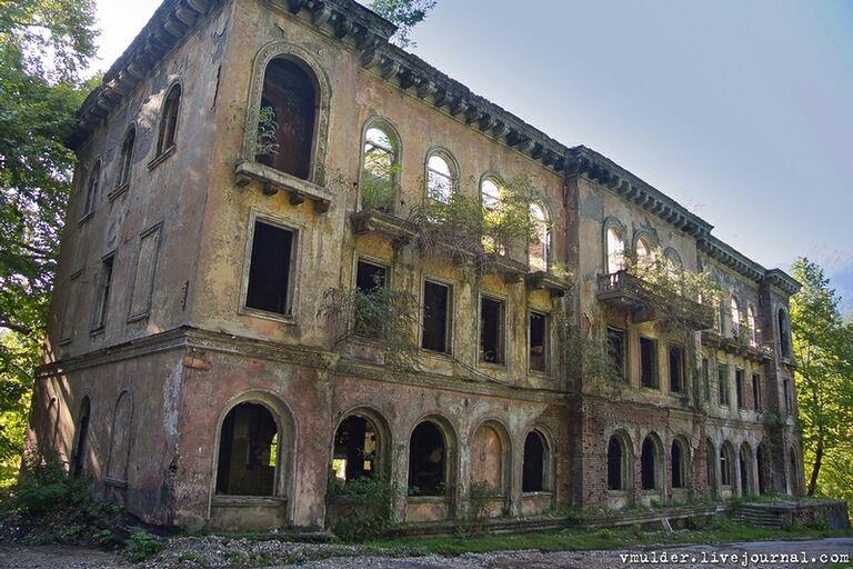 Die verlassene Stadt Tkuarchal6 - Lost Places