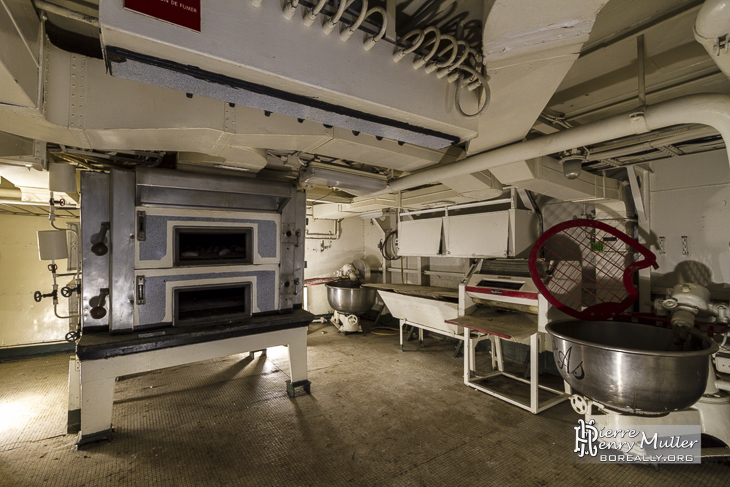 Lost Place Kriegsschiff Colbert